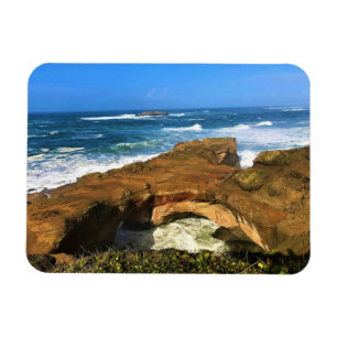 Otter Rock in Devil's Punchbowl State Park, Oregon Magneet