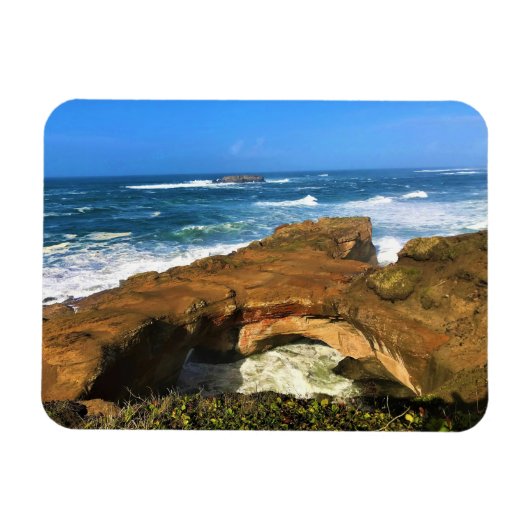 Otter Rock in Devil's Punchbowl State Park, Oregon Magneet (Horizontaal)