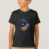 Otter Space Funny Astronaut Otter Pun Dark BG T-shirt (Voorkant)