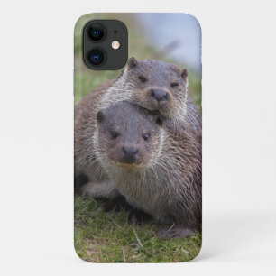 Otterly verliefd iPhone 11 hoes