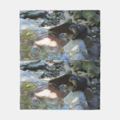 Otters Drinking, Medium Fleece Blanket (Voorkant)