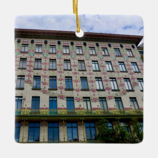 Otto Wagner, Linke Wienzeile 40 Ceramic Ornament (Voorkant)
