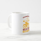 Oud Biker Design | Fiets | Nooit onderschatten Koffiemok (Voorkant links)