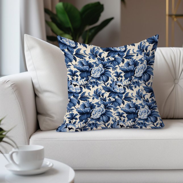 Oud Blauwe Bloemendamasker Kussen (Blue vintage damask floral decorator pillow)