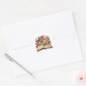  oud boek en tuinbloemen vierkante sticker (Envelop)