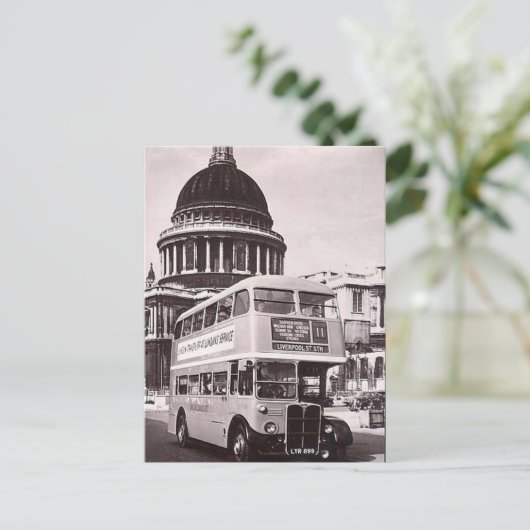 Oud Briefkaart - bus in St Paul's Cathedral in Lon (Staand voorkant)