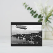 Oud Briefkaart - Vliegtuig over Friedrichshafen (Staand voorkant)