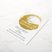 Oud en Nieuw-feest op het moment van middernacht Folie Uitnodiging (Gedraaid)