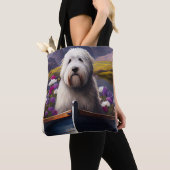 Oud Engels Sheepdog op Paddle: een Schilderachtig  Tote Bag (Dichtbij)
