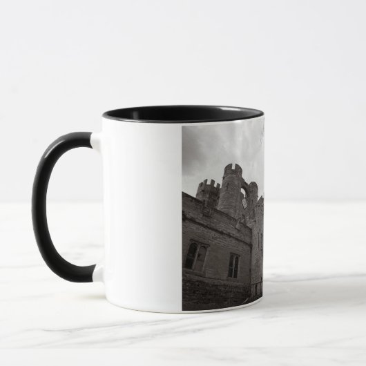 Oud Engelse kasteel. Mok (Links)