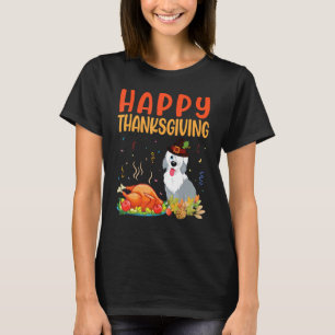 Oud-Engelse Schaapshond die naar kalkenvlees kijkt T-shirt