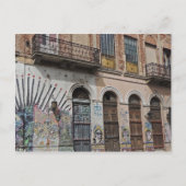 Oud gebouw met Balconies Graffiti & Deuren Briefkaart (Voorkant)