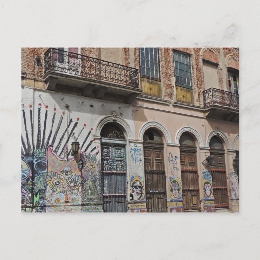 Oud gebouw met Balconies Graffiti & Deuren Briefkaart (Voorkant)