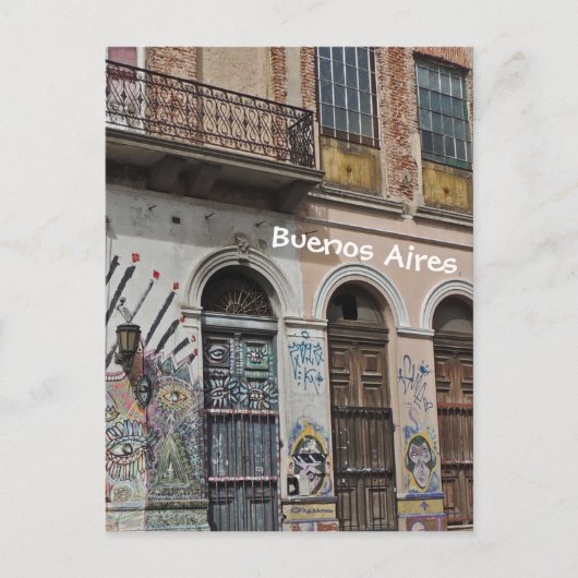 Oud gebouw met Balconies Graffiti & Deuren Briefkaart (Voorkant)