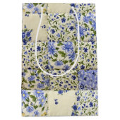 Oud-gefaseerd blauw Floral Quilt Pattern Medium Cadeauzakje (Voorkant)