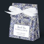 Oud geometrisch tegelpatroon in blauw en wit bedankdoosjes<br><div class="desc">Handgeschilderd traditioneel oud geometrisch Europees tegelontwerp. Sierpatroon van perfectie. Kleurtinten zijn onder andere blauw en wit. Het perfecte decoratieve ontwerp,  ideaal cadeau voor elke gelegenheid.</div>