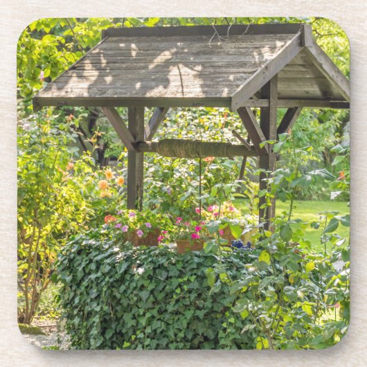 Oud goed in een tuin harde plastic onderzetters (Voorkant)