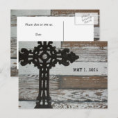 Oud hout, smeedijzeren kruis Save the Date Aankondigingskaart (Voorkant / Achterkant)