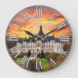 Oud majestueus kasteel grote klok