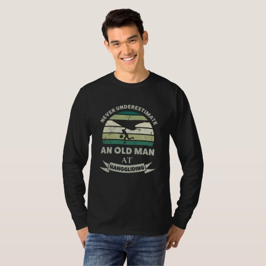 Oud Man bij Hanggliding Funny Dad Gift T-shirt (Voorkant volledig)