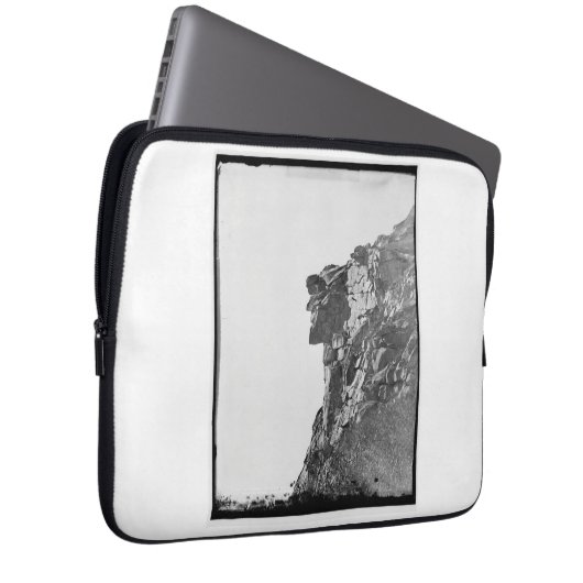 Oud Man in het Mountain Computer Hoesje Laptop Sleeve (Voorkant Rechts)