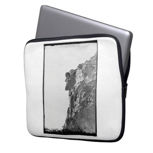 Oud Man in het Mountain Computer Hoesje Laptop Sleeve (Voorkant Links)