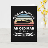 Oud Man met een motorboot Funny Boating Gift Papa Kaart (Gele Bloem)