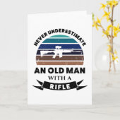 Oud Man met Rifle Funny Pistool Gift Dad Kaart (Gele Bloem)
