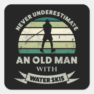 Oud Man met water Skis Funny Dad Gift Vierkante Sticker