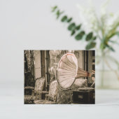 oud meubilair en grammofon briefkaart (Staand voorkant)