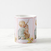 Oud Pasen, Schattig Jonge Jongen met Konijn Koffiemok (Center)