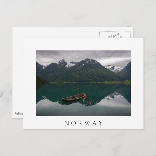 Oud rowboot en berg in het witte briefkaart van No (Voorkant / Achterkant)