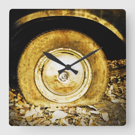  oud wiel van klassieke auto vierkante klok (Voorkant)