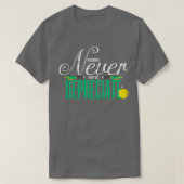 Oude accountants sterven nooit alleen maar af t-shirt (Design voorkant)