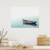 Oude Aiola boot. Kleine roeiboot in Baai van Seixa Poster (Keuken)