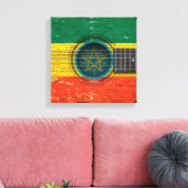 Oude akoestische gitaar met Ethiopische vlag Canvas Afdruk (Insitu (Woonkamer))