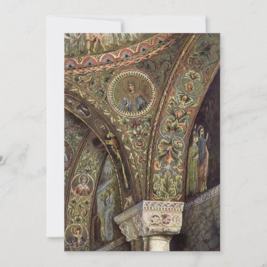 Oude architectuur, decoratieve boog in een kerk (Voorkant)