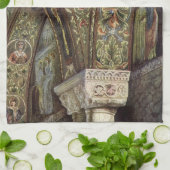 Oude architectuur, decoratieve boog in een kerk theedoek (Gevouwen)