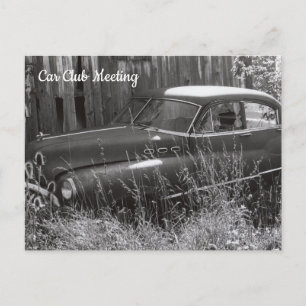 Oude auto achtergelaten in een Briefkaart