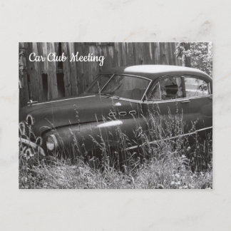 Oude auto achtergelaten in een Briefkaart