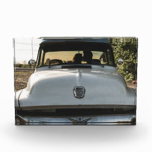 Oude auto- en koppel kusfoto blok