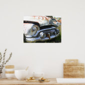 Oude auto in een Junkyard Poster (Keuken)