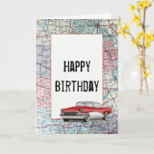 Oude auto op weg naar weg, geboortedag kaart (Gele Bloem)