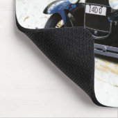 Oude auto op witte en gouden marmer muismat (Hoek)