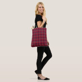 Oude Baksteen en Cab Sav Plaid Tote Bag (Op model)