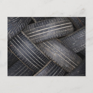 Oude banden voor recycling briefkaart