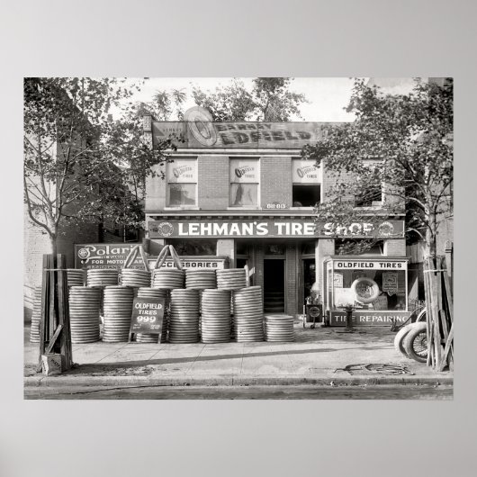 Oude bandenwinkel foto, monteur, aangepast poster (Voorkant)