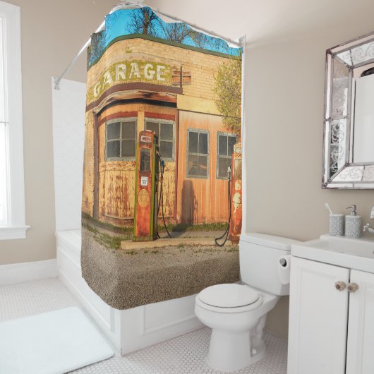 Oude benzinestation op het platteland van Utah, VS Douchegordijn (In situ)