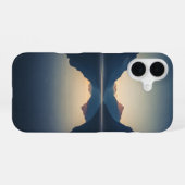 Oude bergmeer bij schemering iPhone 16 hoesje (Achterkant horizontaal)