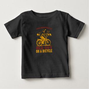 Oude Biker Ontwerp   Fiets   onderschat nooit 
